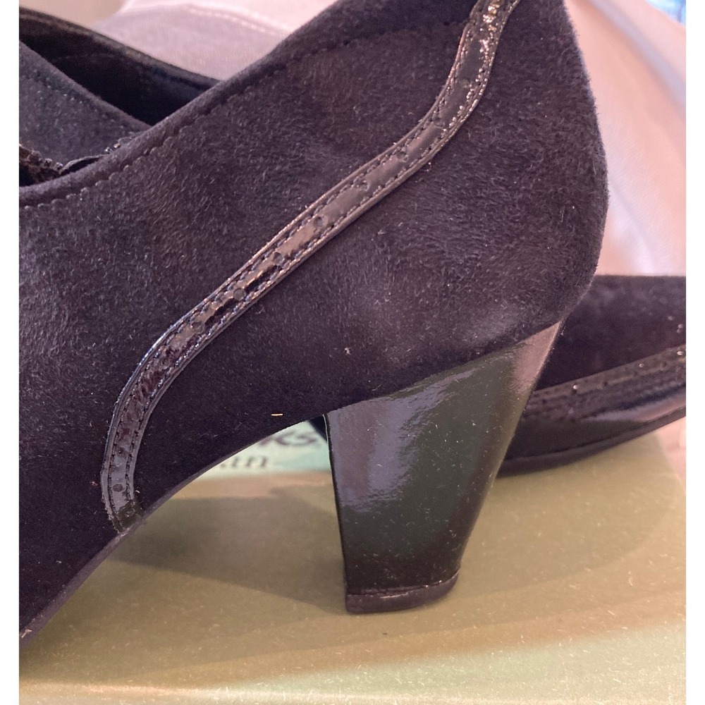 Clarks Black Suede Patent Booties 7 Artisan Diamond Cameo Dark Academia Classic - Picture 8 of 9
